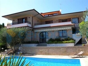 Villa in vendita a Porto Recanati