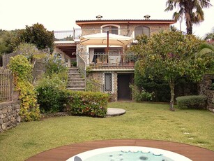 Villa in Vendita ad San Giovanni a Piro - 490000 Euro