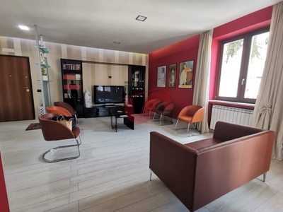 Appartamento in VIA Marmorale, Benevento, 5 locali, 3 bagni, 150 m²