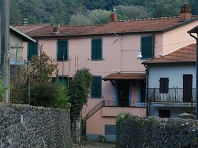 Casa semindipendente in buono stato di 180 mq. a Posara