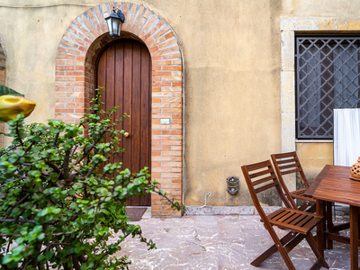 Casa vacanze 'Casa Florio' con terrazza privata, Wi-Fi e aria condizionata