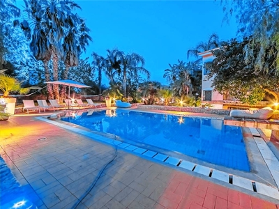 Accogliente casa a Carini con piscina privata