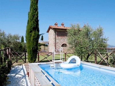 Casa a Reggello con giardino, barbecue e piscina