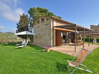 Casa a Bolgione con terrazza, giardino e barbecue