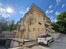 Appartamento in vendita a Nocera Umbra via dei Pini, 11