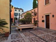 Casa Indipendente in vendita a Padova via Euganea
