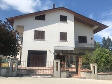 Villa in vendita a Gualdo Tadino via Guido Rossa