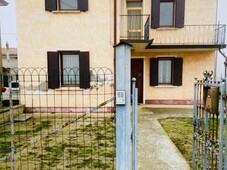 Villa in vendita a Taglio di Po via Campania, 20