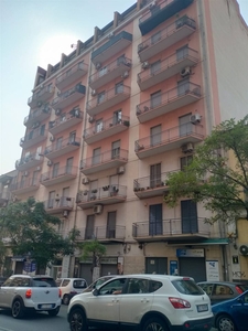 Appartamento in Viale Mario Rapisardi 293 in zona Viale m. Rapisardi - Lavaggi a Catania