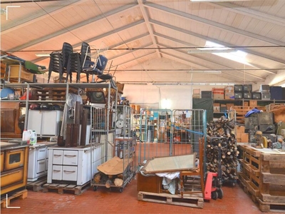 capannone in vendita a Monsummano Terme