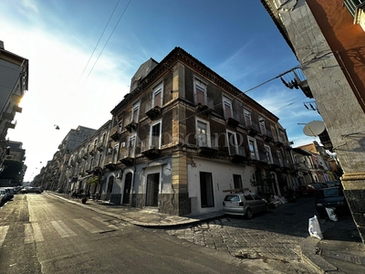 Casa a Catania in Via Recupero, Vittorio Emanuele