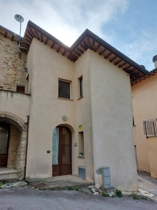 Casa semi indipendente in vendita a Nocera Umbra Perugia Vocabolo Villa Postignano