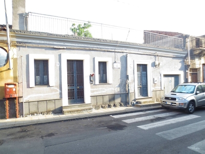 Casa singola abitabile a Gravina di Catania