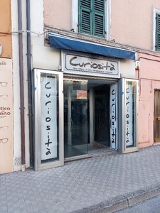 negozio in vendita a Ancona