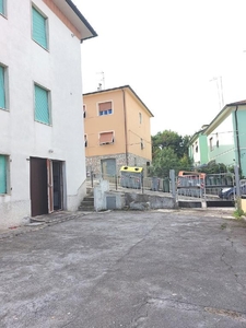 stabile intero in vendita a Falconara Marittima