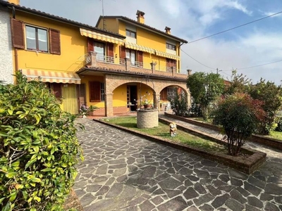 villa in vendita a Mezzanino