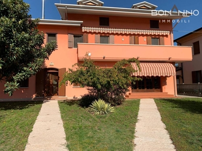villa in vendita a Padernello