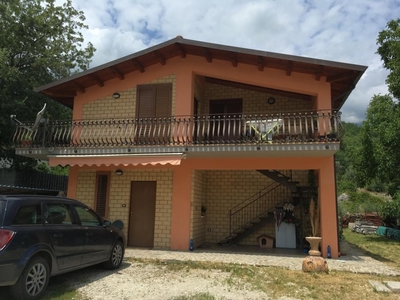 villa indipendente in vendita a Civitella Messer Raimondo