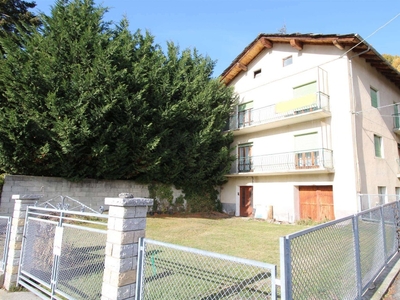 Casa indipendente a Verrayes, 8 locali, 2 bagni, 200 m² in vendita