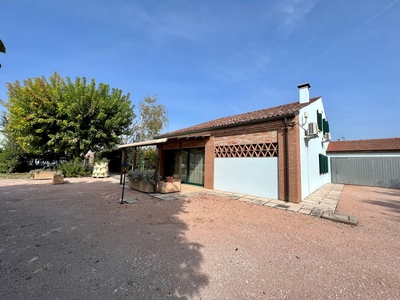 Casa indipendente con giardino a Castelbaldo