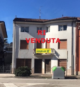 Casa semindipendente in P.zza IV novembre, Povegliano Veronese, 500 m²