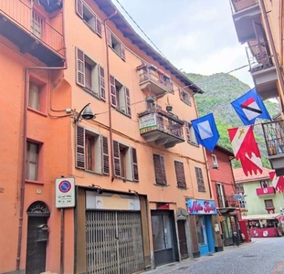 Trilocale in Via Duca d'Aosta 9, Verrès, 2 bagni, 130 m², 2° piano