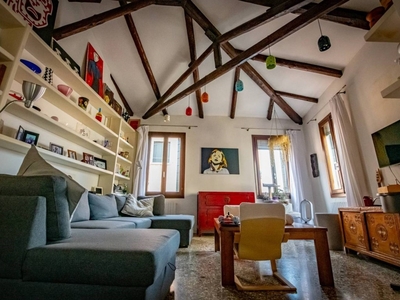 Appartamento in vendita a Venezia campo del Gheto Novo