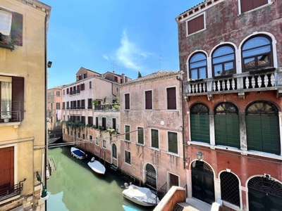 Appartamento in vendita a Venezia fondamenta dei Frari