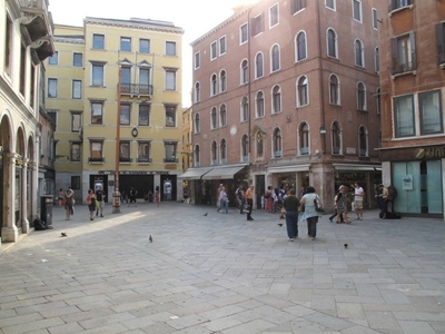 Casa Indipendente in vendita a Venezia campo San Luca