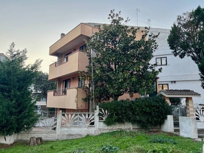 Villa a Schiera in vendita a Chioggia via Giovanni da Verrazzano, 137