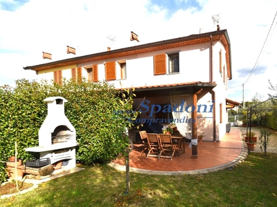 Villa a schiera in vendita a Larciano Pistoia