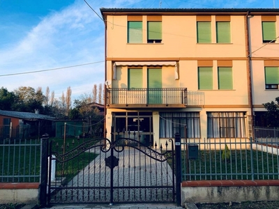 Villa Bifamiliare in vendita a Porto Tolle via Teatro, 41
