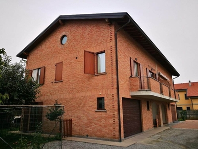 Appartamento in vendita a Biassono Monza Brianza