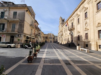 Appartamento in Vendita a Militello in Val di Catania Via Donna Giovanna D'Austria