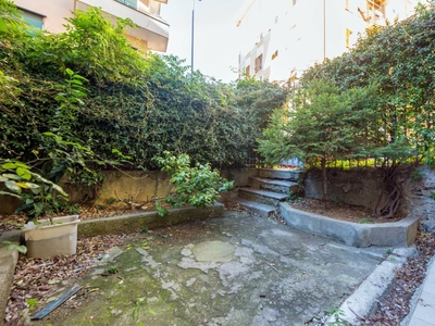 Appartamento in Via Monte Zovetto, Genova, 6 locali, 1 bagno, 90 m²