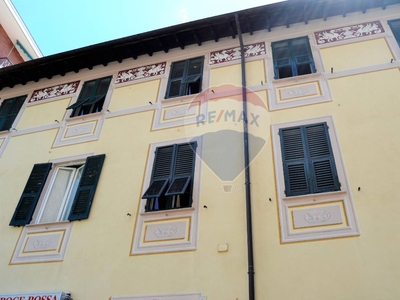 Appartamento in Via Salita Levaggi, Chiavari, 5 locali, 2 bagni