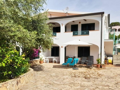 Appartamento vacanza per 6 Persone ca. 60 qm in Sas Linnas Siccas, Sardegna (Baronie)
