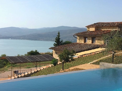 Casa a Magione con terrazza panoramica