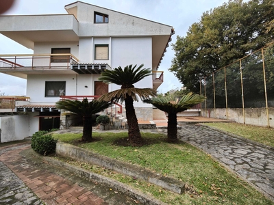 Casa indipendente in Vendita a Salerno Via Casa Scuoppo