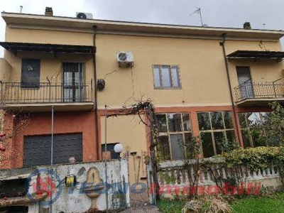 Casa indipendente in Vendita a Torino Mirafiori sud