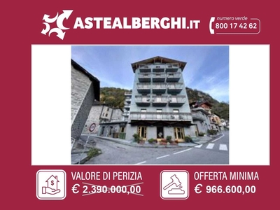 Hotel in Vendita a Chiesa in Valmalenco Via Bernina,