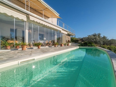 Prestigiosa villa di 438 mq in vendita Varazze, Liguria