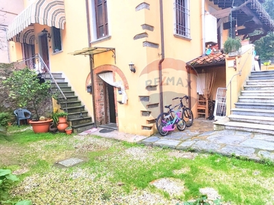 Quadrilocale in Corte rodeschi, Camaiore, 1 bagno, giardino in comune