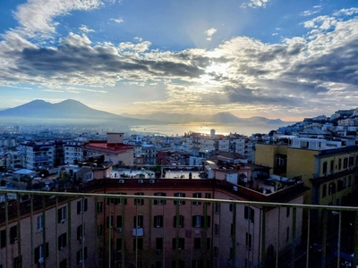 Quadrilocale in Marino e Cotronei, Napoli, 2 bagni, 105 m², 3° piano