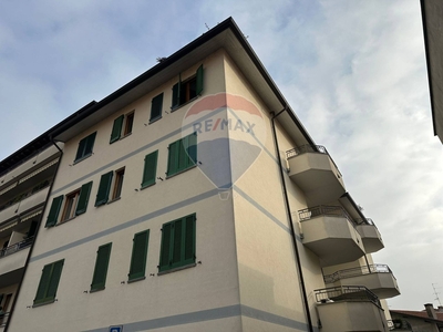 Quadrilocale in Via Cadorna, Busto Garolfo, 2 bagni, con box, 104 m²