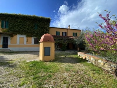 Villa a Firenze, 13 locali, 3 bagni, giardino privato, 380 m²
