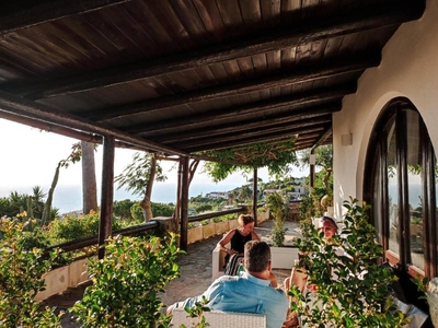 Villa 'Terrazza Di Tifeo - Jacuzzi' con vista mare, Wi-Fi e aria condizionata