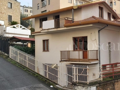 Casa Indipendente a Anagni in Via della Peschiera , Centro storico