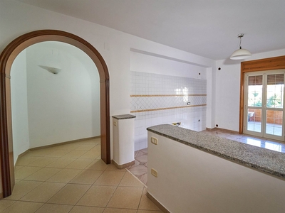 Appartamento in vendita a Montecorvino Rovella Salerno Macchia