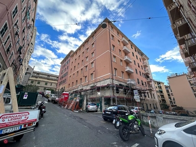 Appartamento in Vendita in Via Andrea del Sarto a Genova